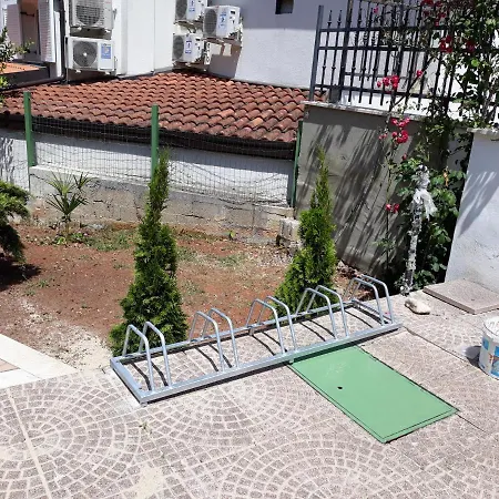 Ljudmila Doo Apartment *